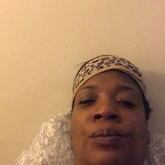 Meet your Posher, Denise - Picture 1 of 1